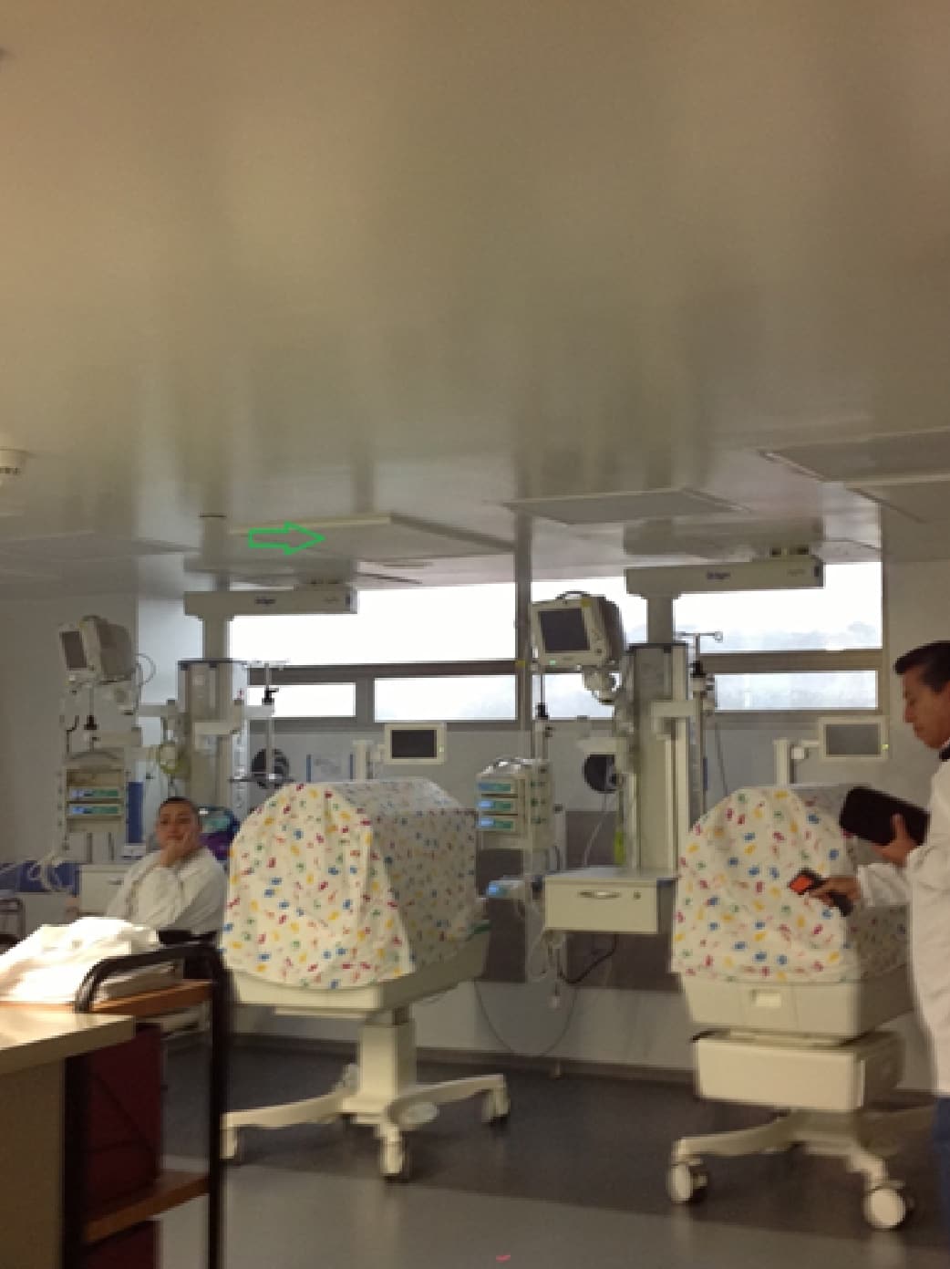 Proyecto Clínica la Colina sección cuidados intensivos e intermedios neonatos